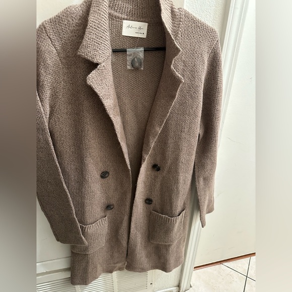 Brand new women’s cardigan nude tan color - Picture 2 of 3